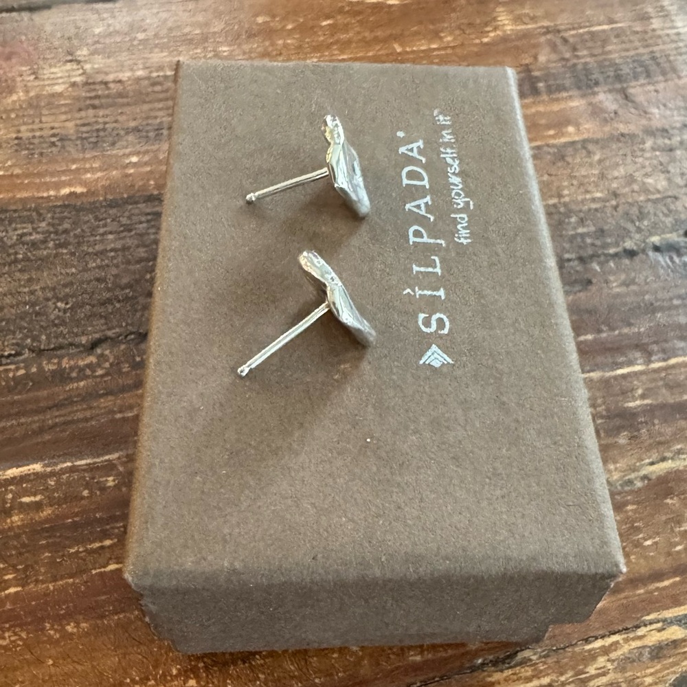 Silpada Square Ripple Earrings P1656 - Picture 3 of 6